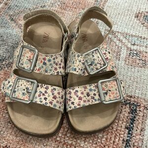 Size 25 (8.5 us) Zara sandals